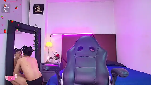 Snapshot of Lucass_love chatting on November 13, 2025, 5:12 pm Lucass love online show from November 13, 2025, 5:12 pm