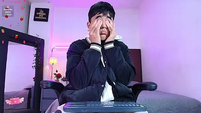 Snapshot of Lucass_love chatting on November 17, 2025, 12:55 pm Lucass love online show from November 17, 2025, 12:55 pm