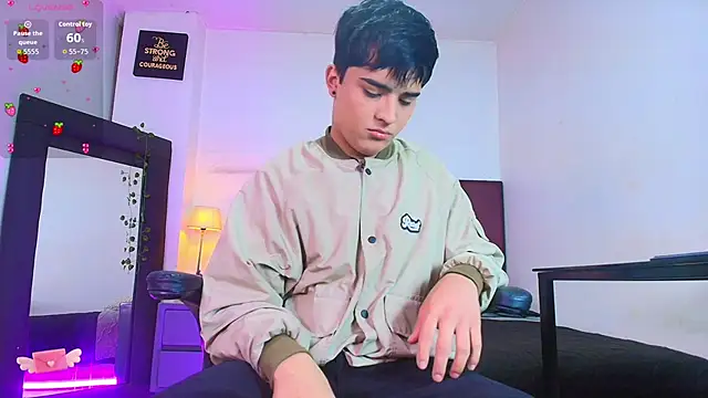 Snapshot of Lucass_love chatting on December 2, 2025, 12:54 pm Lucass love online show from December 2, 2025, 12:54 pm