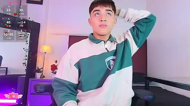 Snapshot of Lucass_love chatting on December 4, 2025, 12:58 pm Lucass love online show from December 4, 2025, 12:58 pm