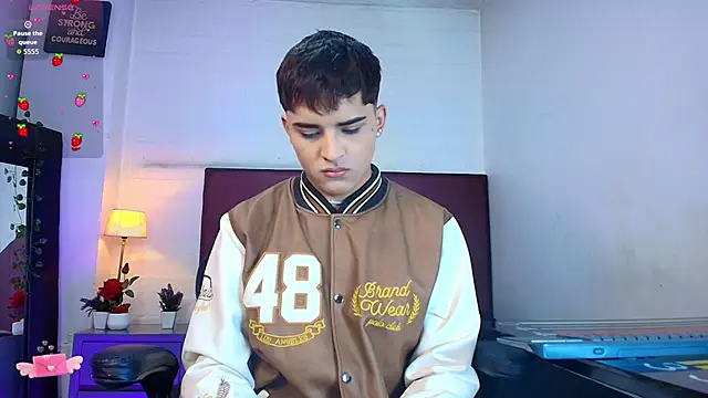 Snapshot of Lucass_love chatting on December 5, 2025, 4:47 pm Lucass love online show from December 5, 2025, 4:47 pm