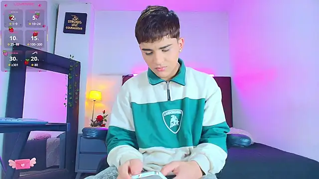 Snapshot of Lucass_love chatting on December 14, 2025, 1:38 pm Lucass love online show from December 14, 2025, 1:38 pm