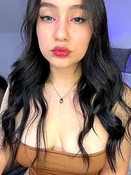 Snapshot of lunatorch chatting on December 3, 2025, 5:33 pm lunatorch online show from December 3, 2025, 5:33 pm