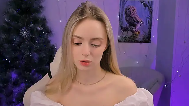 Snapshot of JuliaBrewwer chatting on February 9, 2026, 1:37 pm JuliaBrewwer online show from February 9, 2026, 1:37 pm