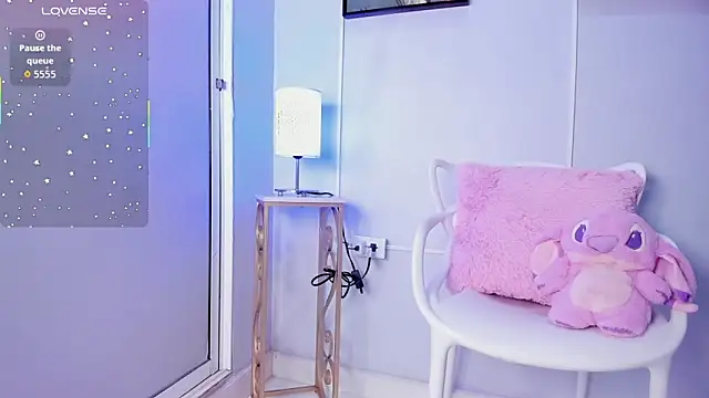 dulce fiore07 online show from February 4, 2026, 12:11 pm