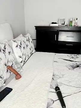 Snapshot of ChubbyBitch26 chatting on February 25, 2026, 12:37 pm ChubbyBitch26 online show from February 25, 2026, 12:37 pm