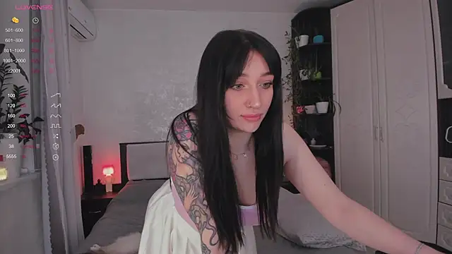 AriellaAllure online show from November 13, 2025, 3:55 pm