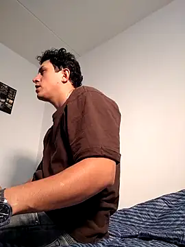 Snapshot of douglaszaens chatting on March 25, 2026, 2:50 am douglaszaens online show from March 25, 2026, 2:50 am