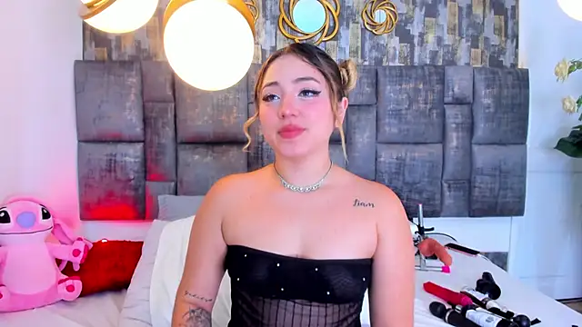 PatyLawrence online show from October 25, 2025, 4:31 am