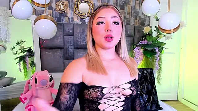 Snapshot of PatyLawrence chatting on February 4, 2026, 4:07 am PatyLawrence online show from February 4, 2026, 4:07 am