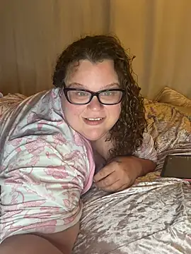 Fatpussybigass online show from July 8, 2026, 2:27 am