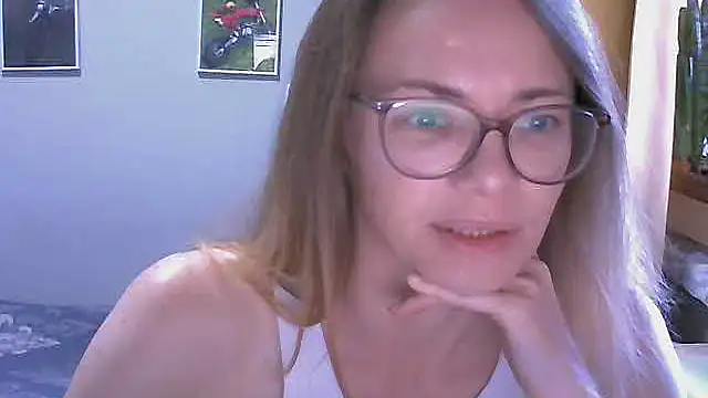 Snapshot of SEA_Dream chatting on November 17, 2025, 4:51 am SEA Dream online show from November 17, 2025, 4:51 am