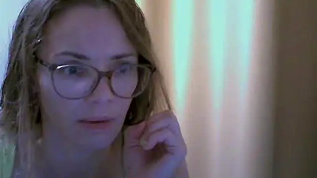 Snapshot of SEA_Dream chatting on December 1, 2025, 4:06 am SEA Dream online show from December 1, 2025, 4:06 am