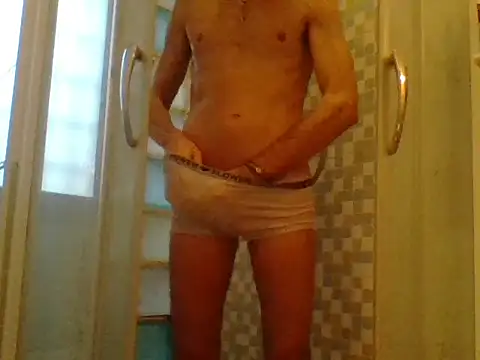 KalendaXL online show from December 1, 2025, 2:44 pm