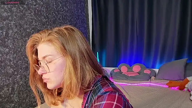 SophieMurrr online show from May 15, 2026, 9:00 pm