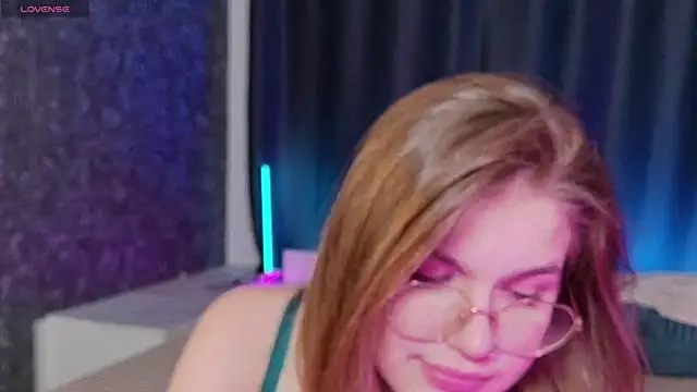 SophieMurrr online show from May 28, 2026, 8:39 pm