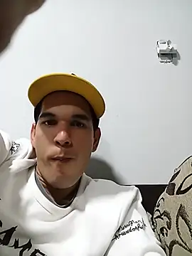 Snapshot of Alejandro260785 chatting on June 26, 2026, 8:57 pm Alejandro260785 online show from June 26, 2026, 8:57 pm