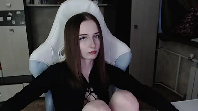 Cutti Crystal online show from November 8, 2025, 1:28 am