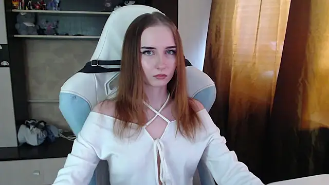 Cutti Crystal online show from March 6, 2026, 2:52 am