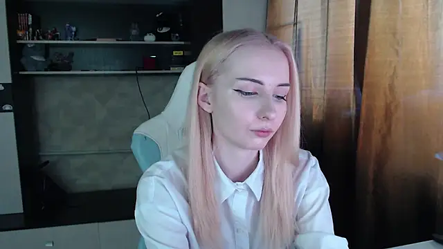 Cutti Crystal online show from April 2, 2026, 1:58 am