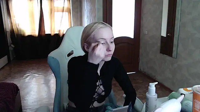 Cutti Crystal online show from April 13, 2026, 9:04 am