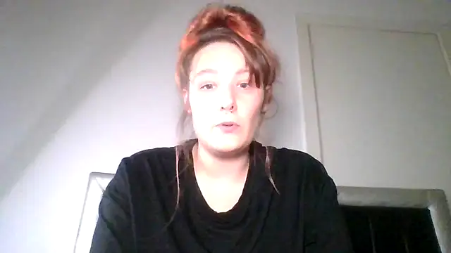 Snapshot of ScottoshThickThighs chatting on December 2, 2025, 5:35 am ScottoshThickThighs online show from December 2, 2025, 5:35 am