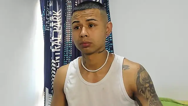 Snapshot of _Logan_Colton_ chatting on October 22, 2025, 9:14 pm Logan Colton online show from October 22, 2025, 9:14 pm