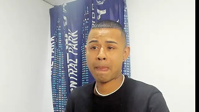 Snapshot of _Logan_Colton_ chatting on November 12, 2025, 10:20 pm Logan Colton online show from November 12, 2025, 10:20 pm