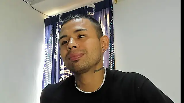 Snapshot of _Logan_Colton_ chatting on November 20, 2025, 5:56 pm Logan Colton online show from November 20, 2025, 5:56 pm