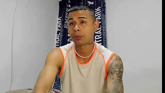 Snapshot of _Logan_Colton_ chatting on November 27, 2025, 9:17 pm Logan Colton online show from November 27, 2025, 9:17 pm