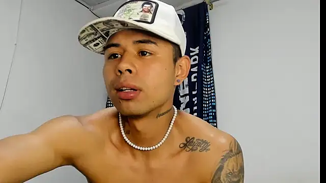 Snapshot of _Logan_Colton_ chatting on December 14, 2025, 11:20 pm Logan Colton online show from December 14, 2025, 11:20 pm