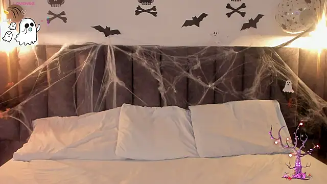 Sophie Smith19  online show from October 23, 2025, 3:33 pm