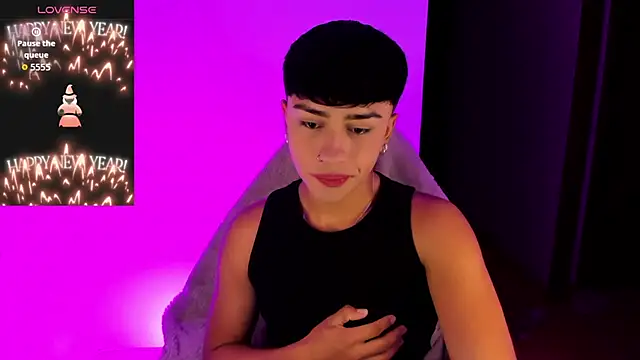 Snapshot of Matheewx_m chatting on October 1, 2025, 5:35 am Matheewx m online show from October 1, 2025, 5:35 am