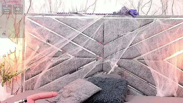 SASHA BROWNIE   online show from October 25, 2025, 8:03 pm