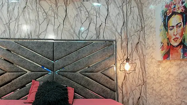 SASHA BROWNIE   online show from December 2, 2025, 7:53 pm