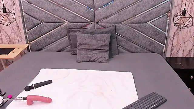 SASHA BROWNIE   online show from March 6, 2026, 7:32 pm