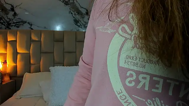 cloesummerr  online show from March 9, 2026, 12:53 pm