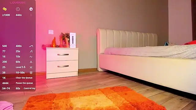 Clarity Yumi online show from December 4, 2025, 2:54 am