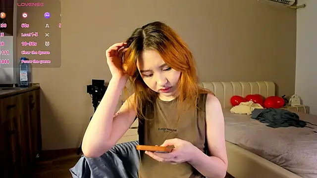 Clarity Yumi online show from December 15, 2025, 2:54 pm