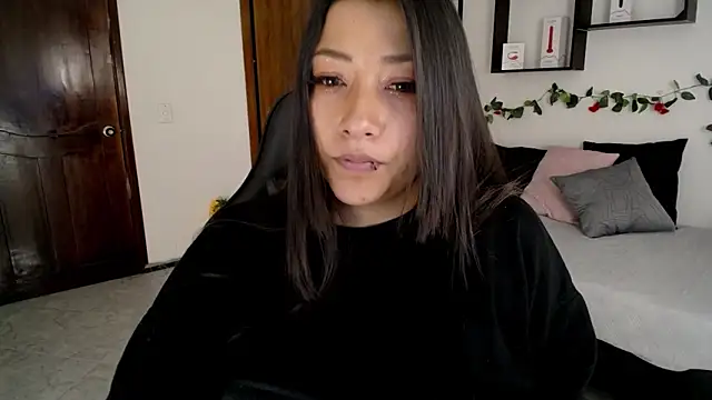 Snapshot of Mia_1120 chatting on October 23, 2025, 8:18 pm Mia 1120 online show from October 23, 2025, 8:18 pm