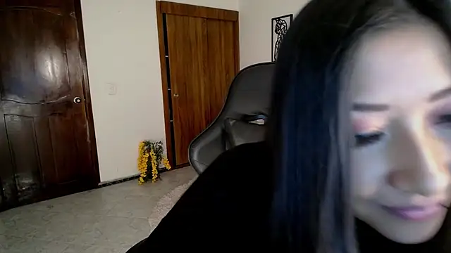 Snapshot of Mia_1120 chatting on October 24, 2025, 2:24 pm Mia 1120 online show from October 24, 2025, 2:24 pm