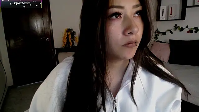 Snapshot of Mia_1120 chatting on November 4, 2025, 8:19 pm Mia 1120 online show from November 4, 2025, 8:19 pm