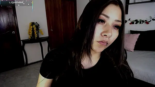 Snapshot of Mia_1120 chatting on November 7, 2025, 7:25 pm Mia 1120 online show from November 7, 2025, 7:25 pm