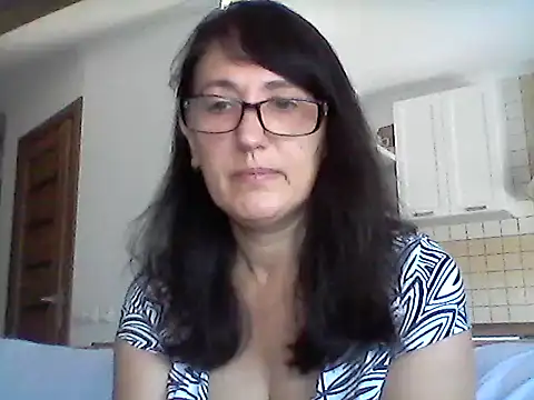 Snapshot of Elena48324 chatting on July 4, 2026, 5:57 am Elena48324 online show from July 4, 2026, 5:57 am