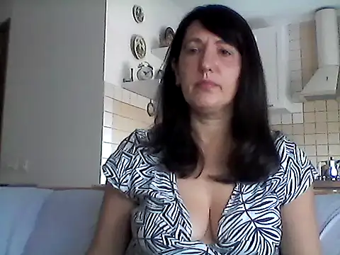 Snapshot of Elena48324 chatting on July 12, 2026, 7:10 am Elena48324 online show from July 12, 2026, 7:10 am