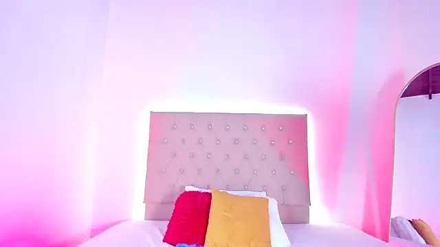 Zafiro  Brown online show from October 7, 2025, 12:02 pm