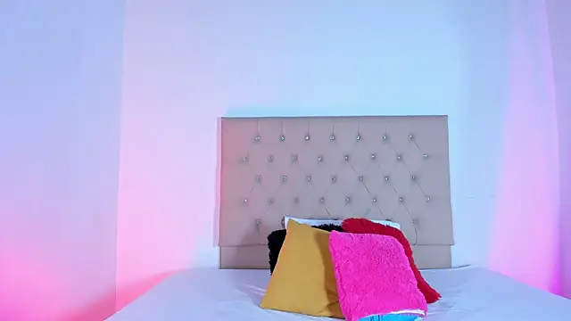 Zafiro  Brown online show from November 2, 2025, 11:56 am