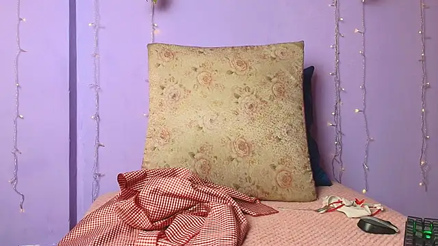 Dafne Mel online show from November 1, 2025, 12:51 pm