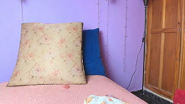 Dafne Mel online show from November 11, 2025, 12:27 pm