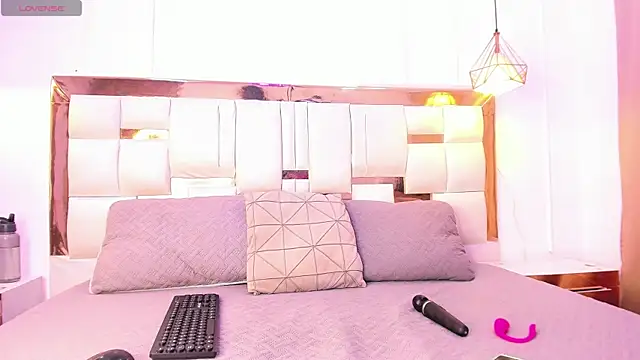 Snapshot of Skylar_Smith_ chatting on February 25, 2026, 12:48 pm Skylar Smith online show from February 25, 2026, 12:48 pm